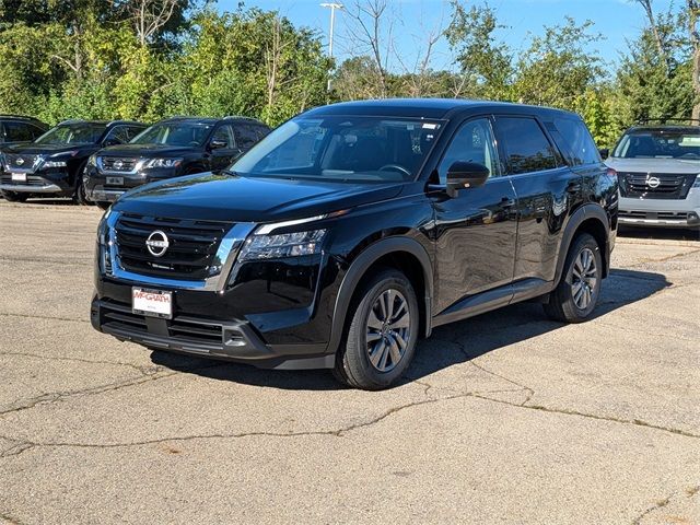 2024 Nissan Pathfinder S