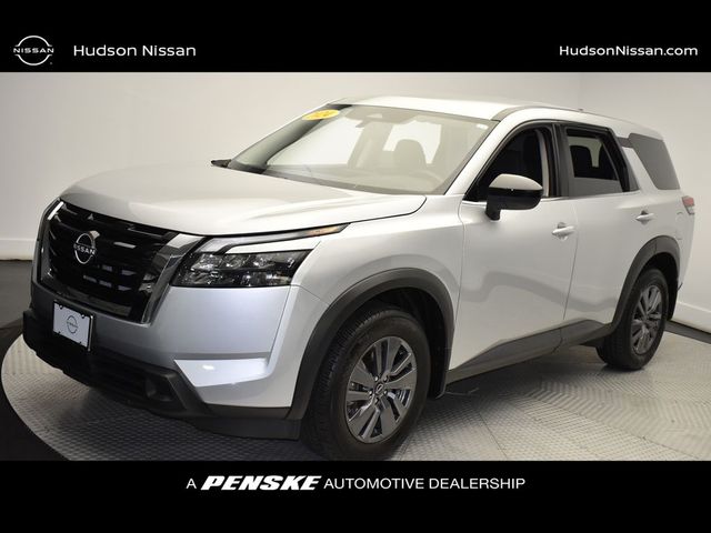 2024 Nissan Pathfinder S