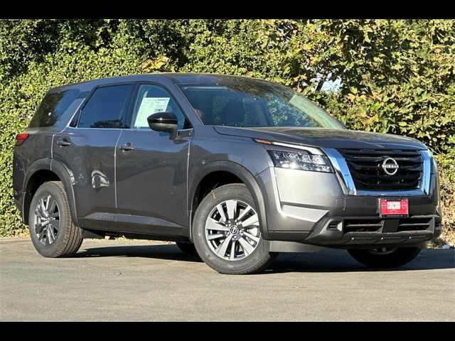 2024 Nissan Pathfinder S