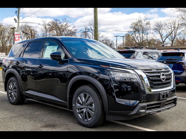 2024 Nissan Pathfinder S