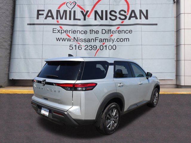 2024 Nissan Pathfinder S