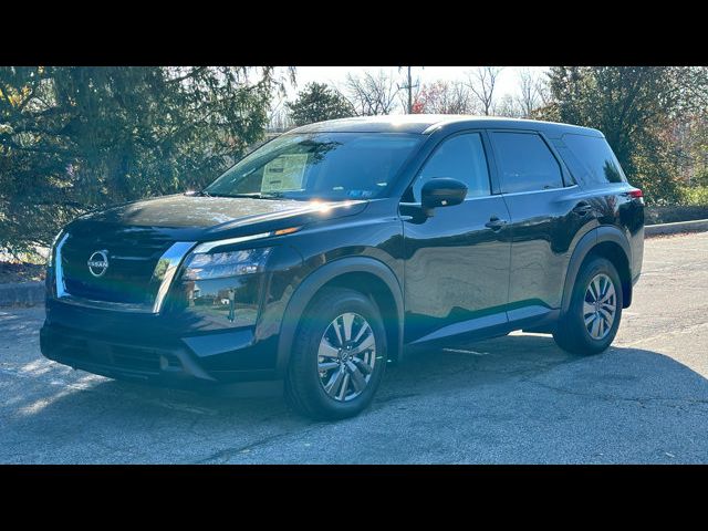 2024 Nissan Pathfinder S