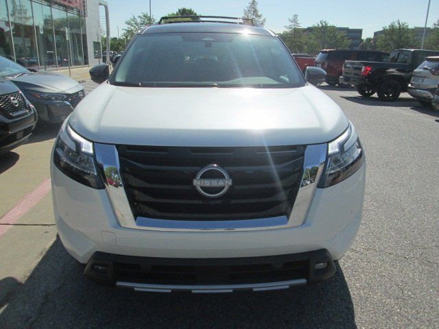 2024 Nissan Pathfinder SL