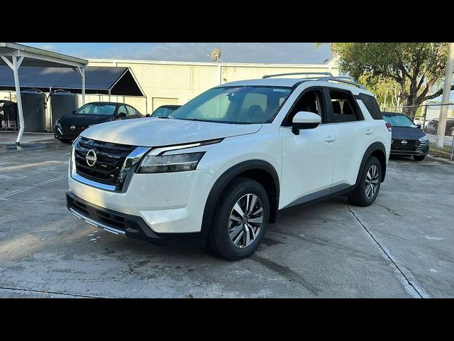 2024 Nissan Pathfinder SL