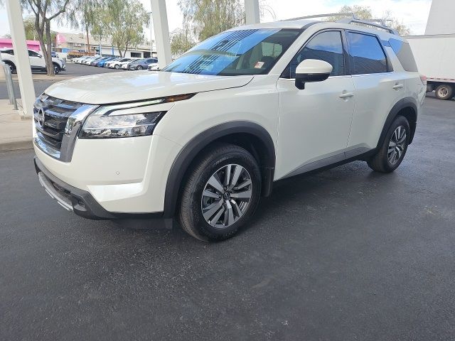 2024 Nissan Pathfinder SL