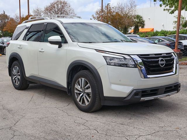 2024 Nissan Pathfinder SL