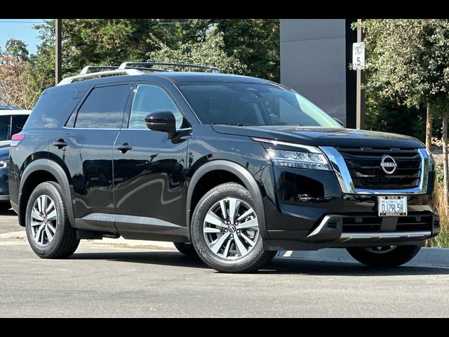 2024 Nissan Pathfinder SL