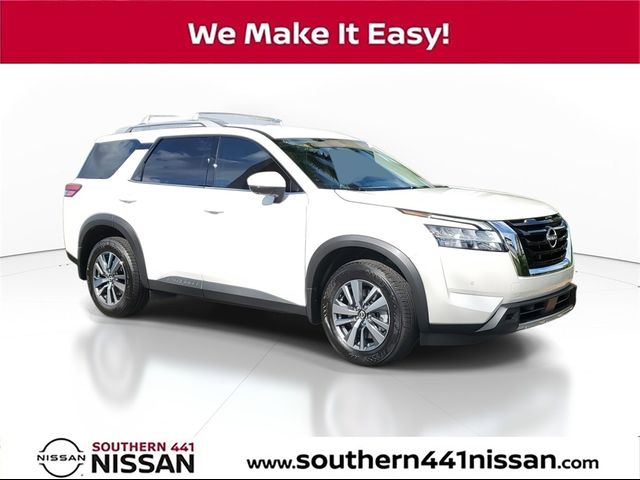 2024 Nissan Pathfinder SL