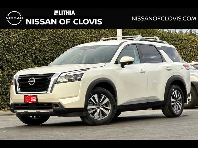 2024 Nissan Pathfinder SL