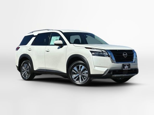 2024 Nissan Pathfinder SL