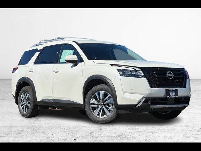 2024 Nissan Pathfinder SL