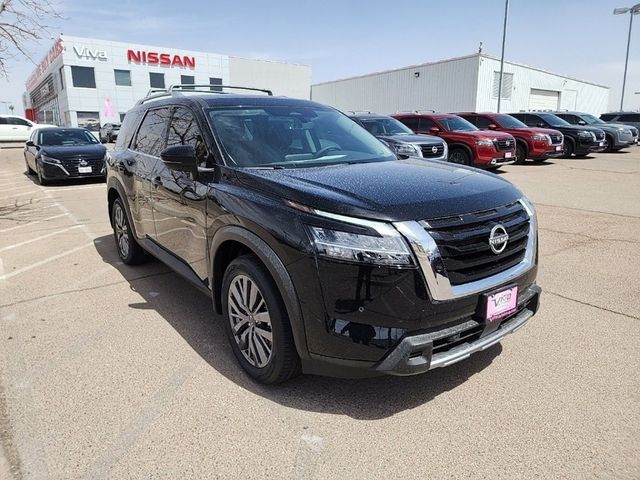 2024 Nissan Pathfinder SL