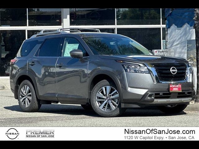 2024 Nissan Pathfinder SL