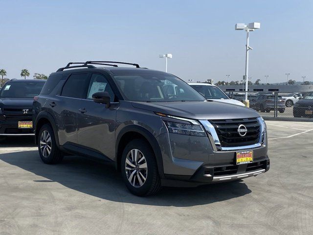 2024 Nissan Pathfinder SL