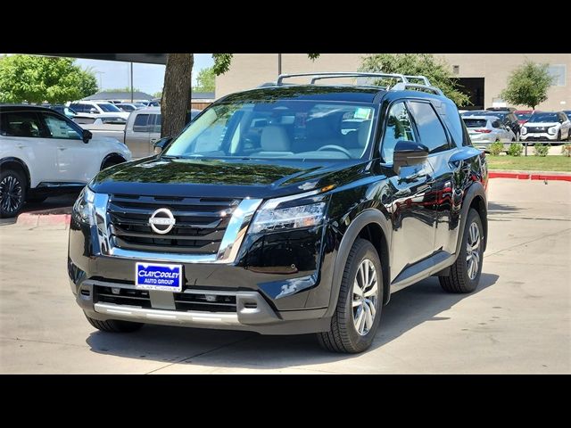 2024 Nissan Pathfinder SL