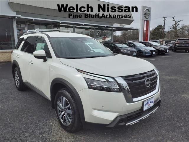 2024 Nissan Pathfinder SL