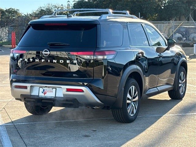 2024 Nissan Pathfinder SL