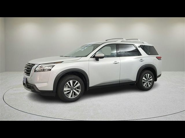 2024 Nissan Pathfinder SL