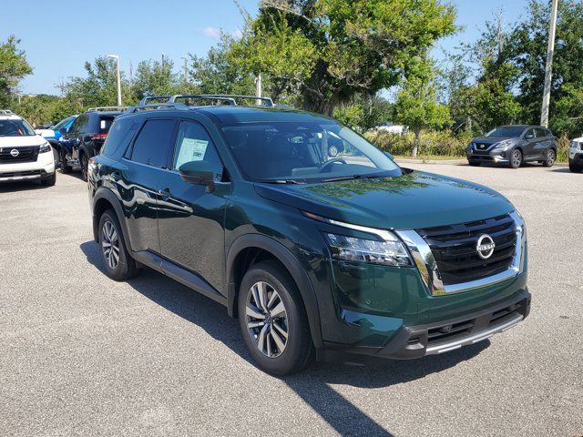 2024 Nissan Pathfinder SL