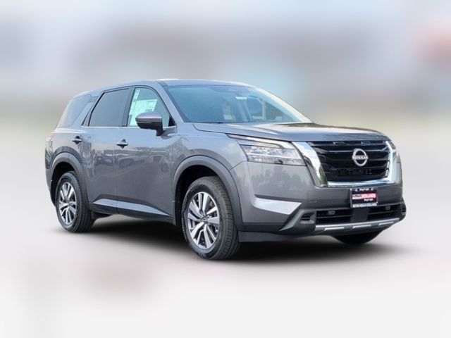 2024 Nissan Pathfinder SL