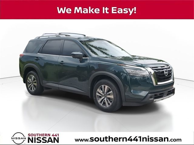 2024 Nissan Pathfinder SL