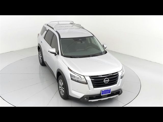 2024 Nissan Pathfinder SL