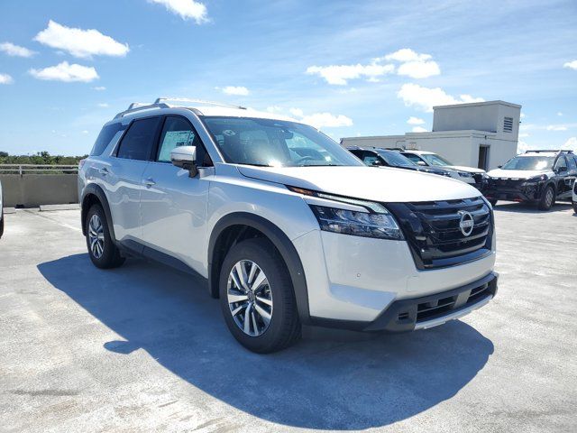 2024 Nissan Pathfinder SL