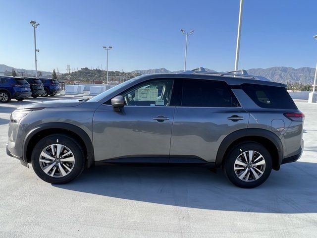 2024 Nissan Pathfinder SL