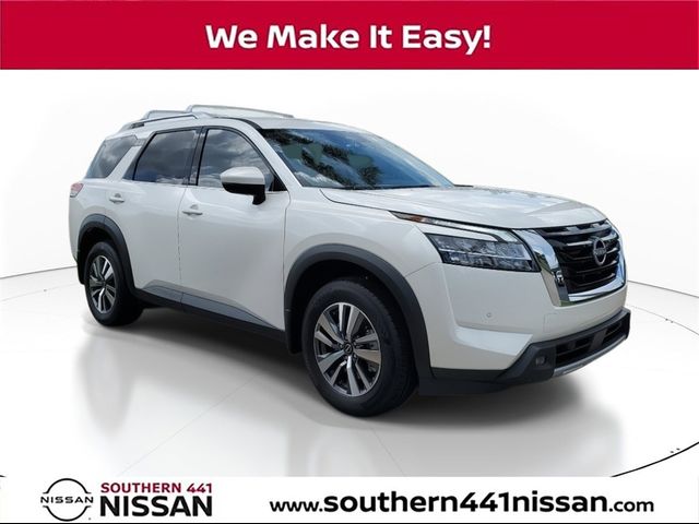 2024 Nissan Pathfinder SL