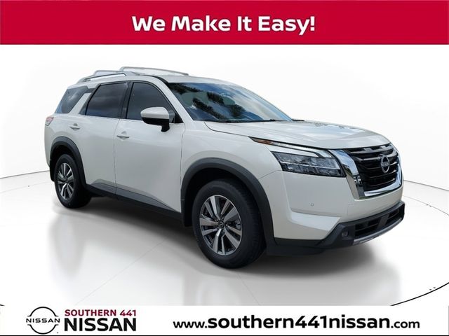 2024 Nissan Pathfinder SL