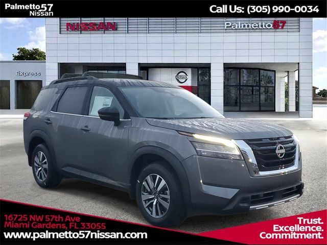 2024 Nissan Pathfinder SL