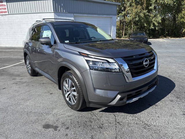 2024 Nissan Pathfinder SL