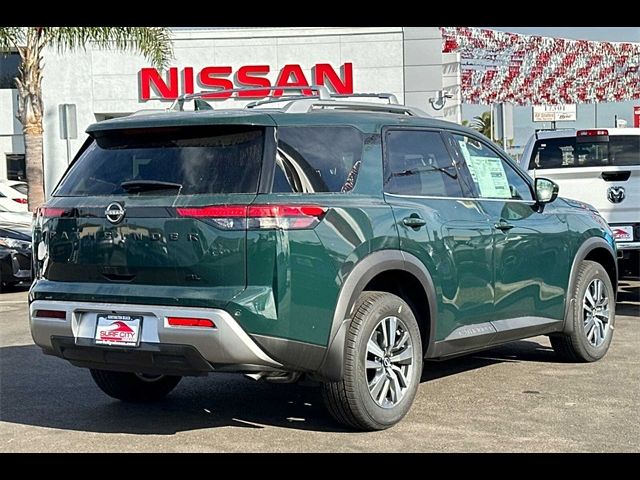 2024 Nissan Pathfinder SL