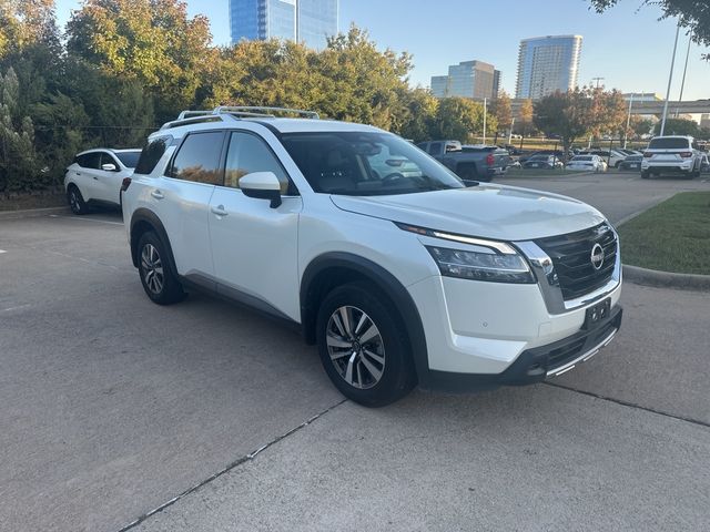 2024 Nissan Pathfinder SL