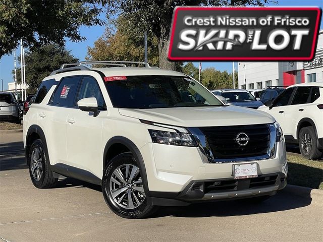 2024 Nissan Pathfinder SL