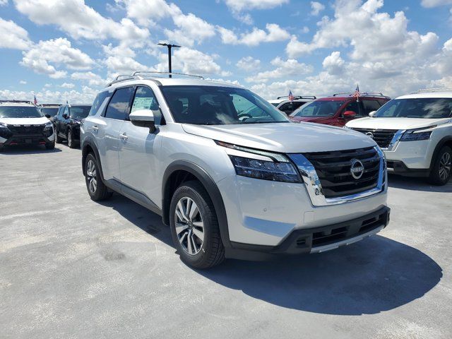 2024 Nissan Pathfinder SL