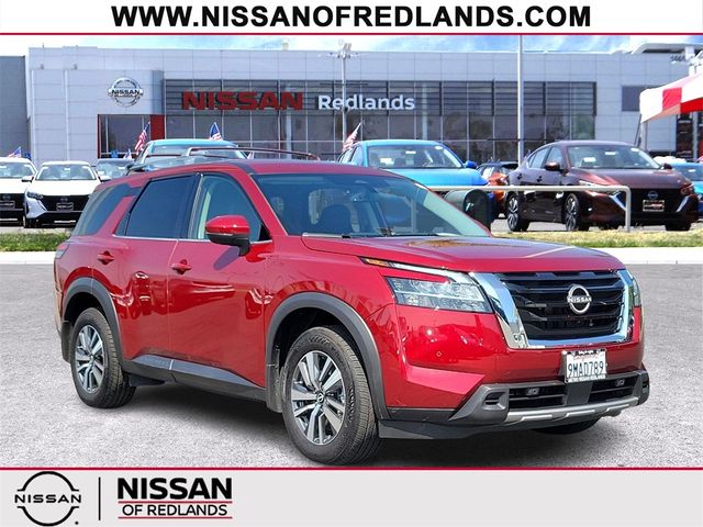 2024 Nissan Pathfinder SL