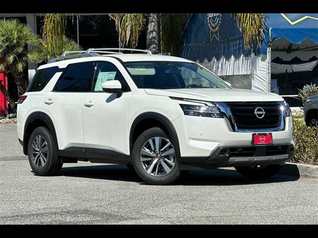 2024 Nissan Pathfinder SL