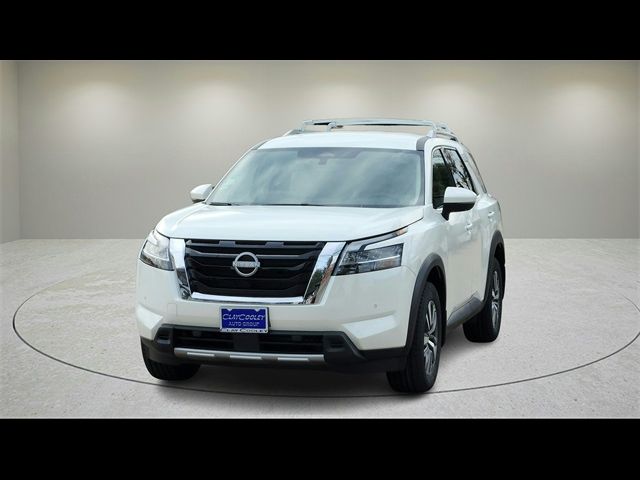 2024 Nissan Pathfinder SL