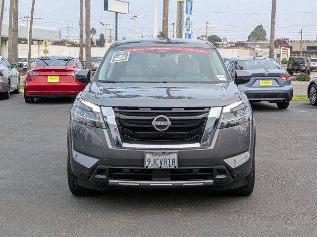 2024 Nissan Pathfinder SL