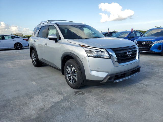 2024 Nissan Pathfinder SL