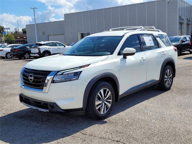 2024 Nissan Pathfinder SL