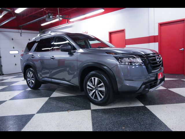 2024 Nissan Pathfinder SL