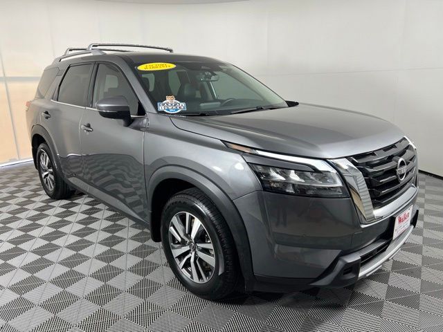 2024 Nissan Pathfinder SL