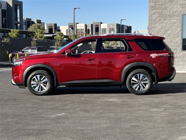 2024 Nissan Pathfinder SL