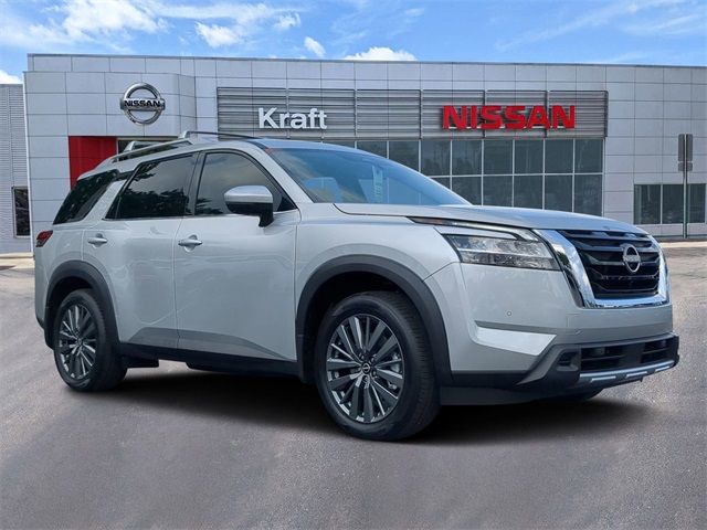 2024 Nissan Pathfinder SL