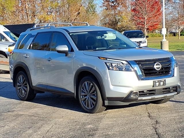 2024 Nissan Pathfinder SL