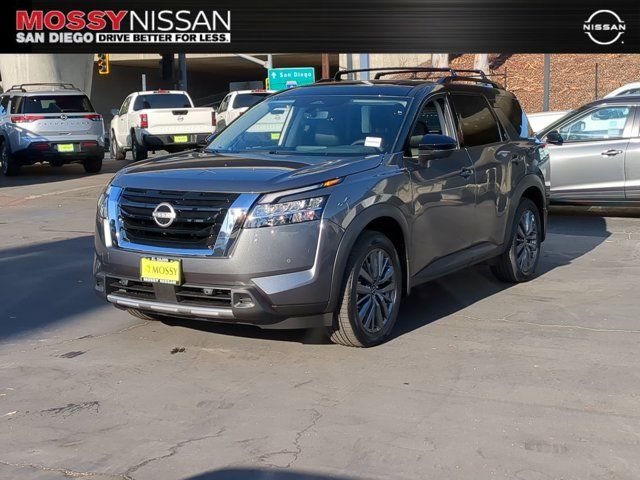 2024 Nissan Pathfinder SL