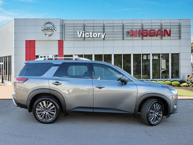 2024 Nissan Pathfinder SL