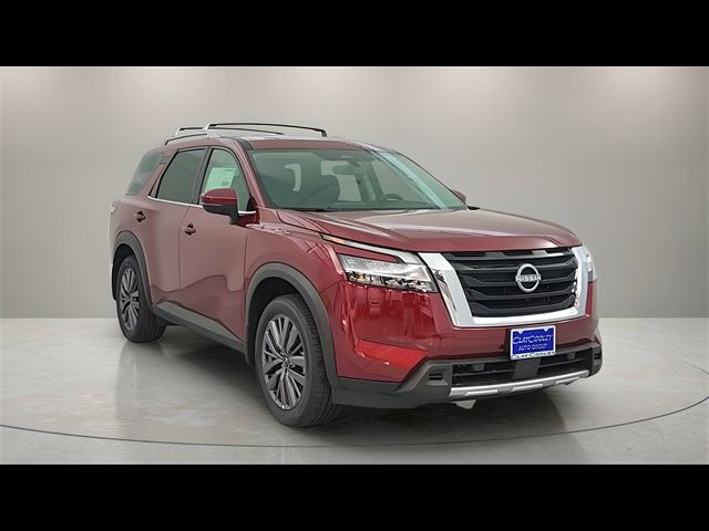 2024 Nissan Pathfinder SL